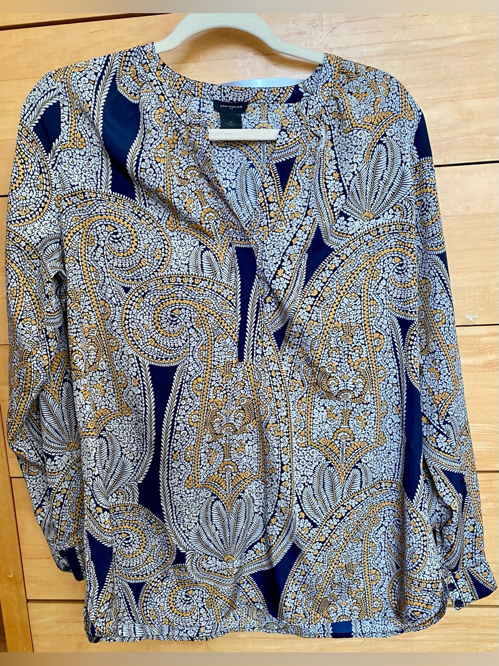 Ann Taylor Paisley Print Long Sleeve Tunic in Navy and Gold. Medium